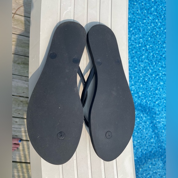 Tory Burch Chelsea Flip Flops - Picture 4 of 6